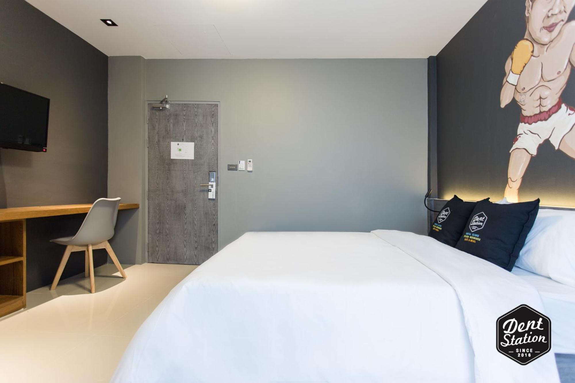 Dent Station Resident Hotell Phuket Exteriör bild