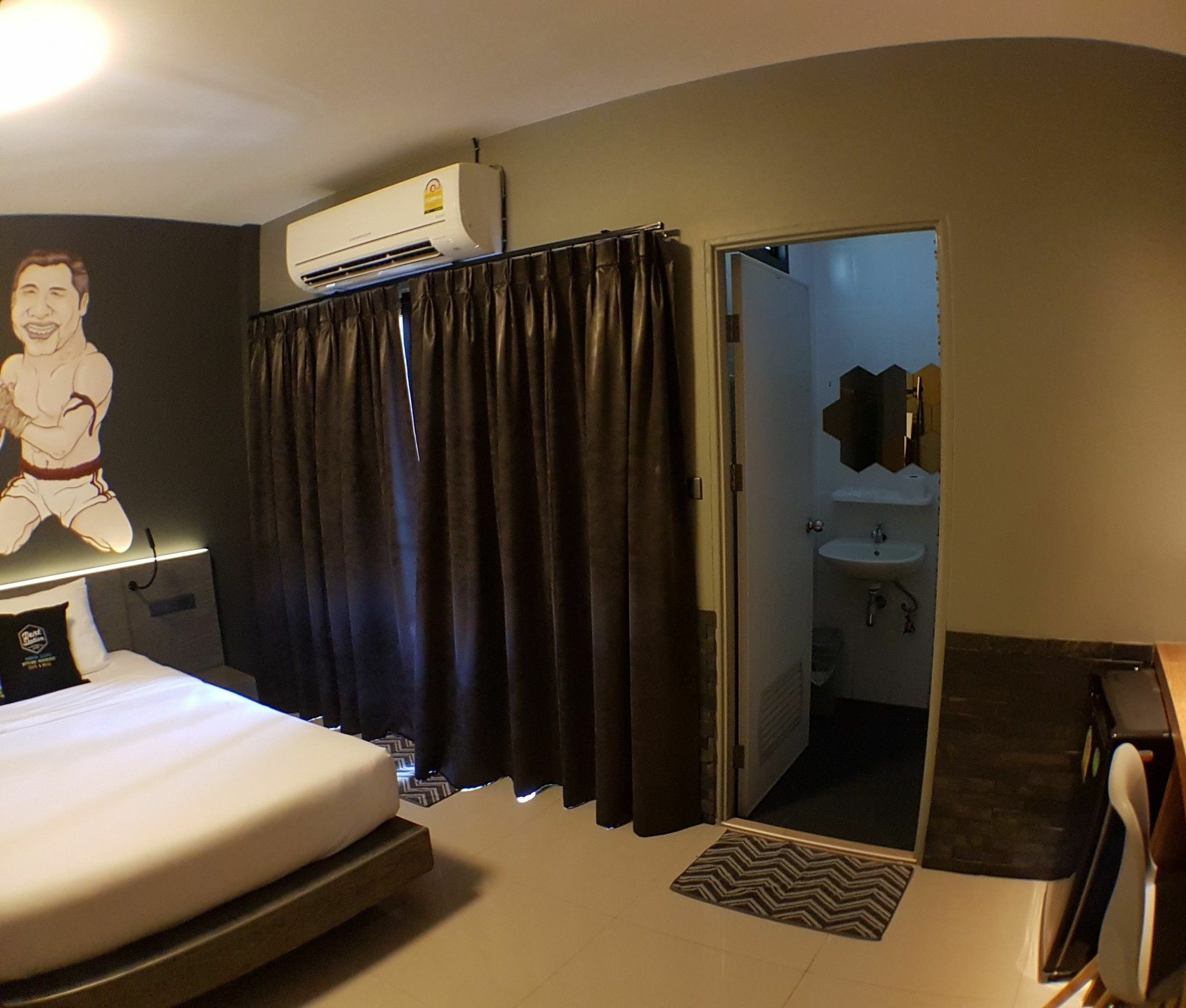 Dent Station Resident Hotell Phuket Exteriör bild
