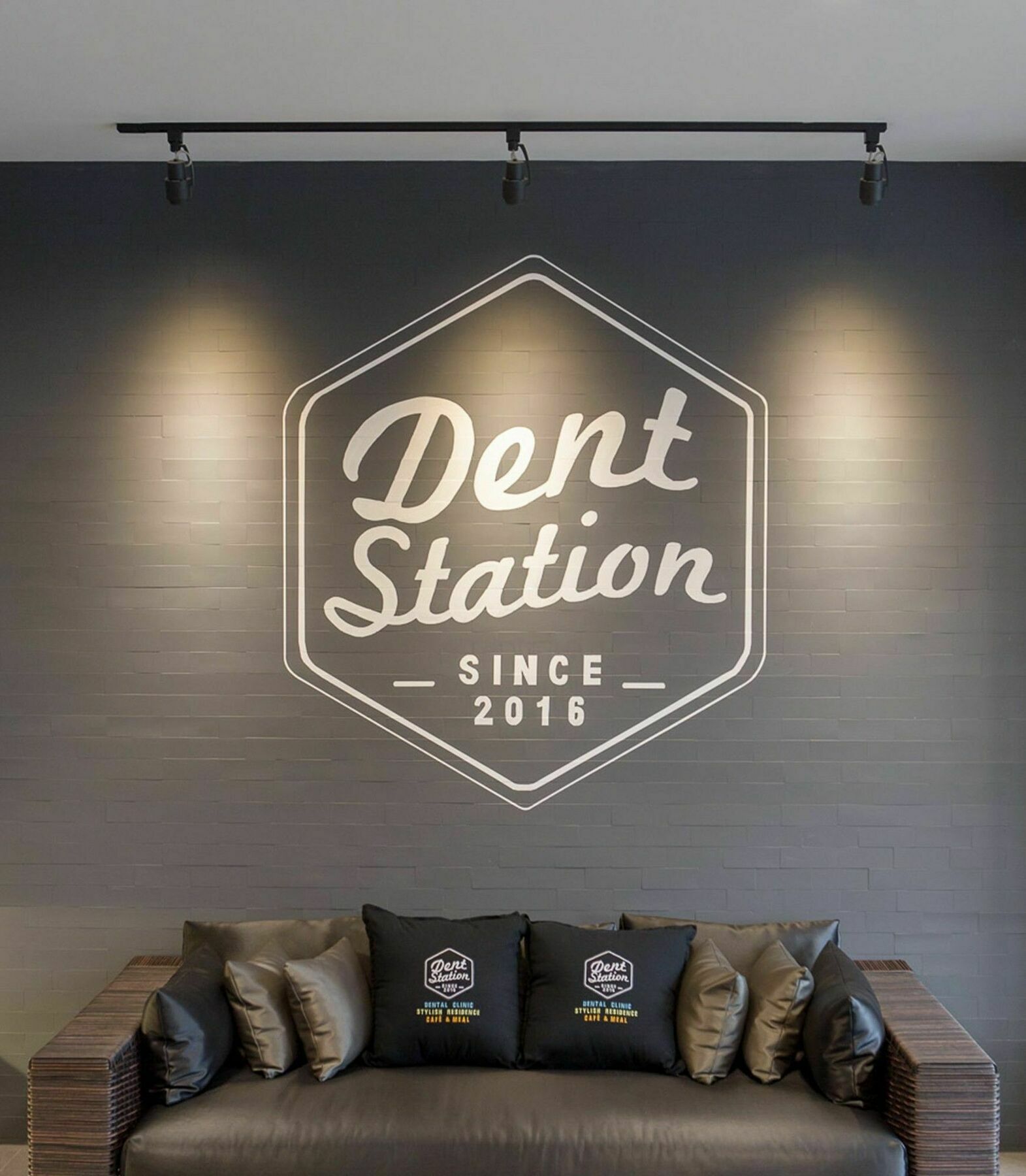 Dent Station Resident Hotell Phuket Exteriör bild
