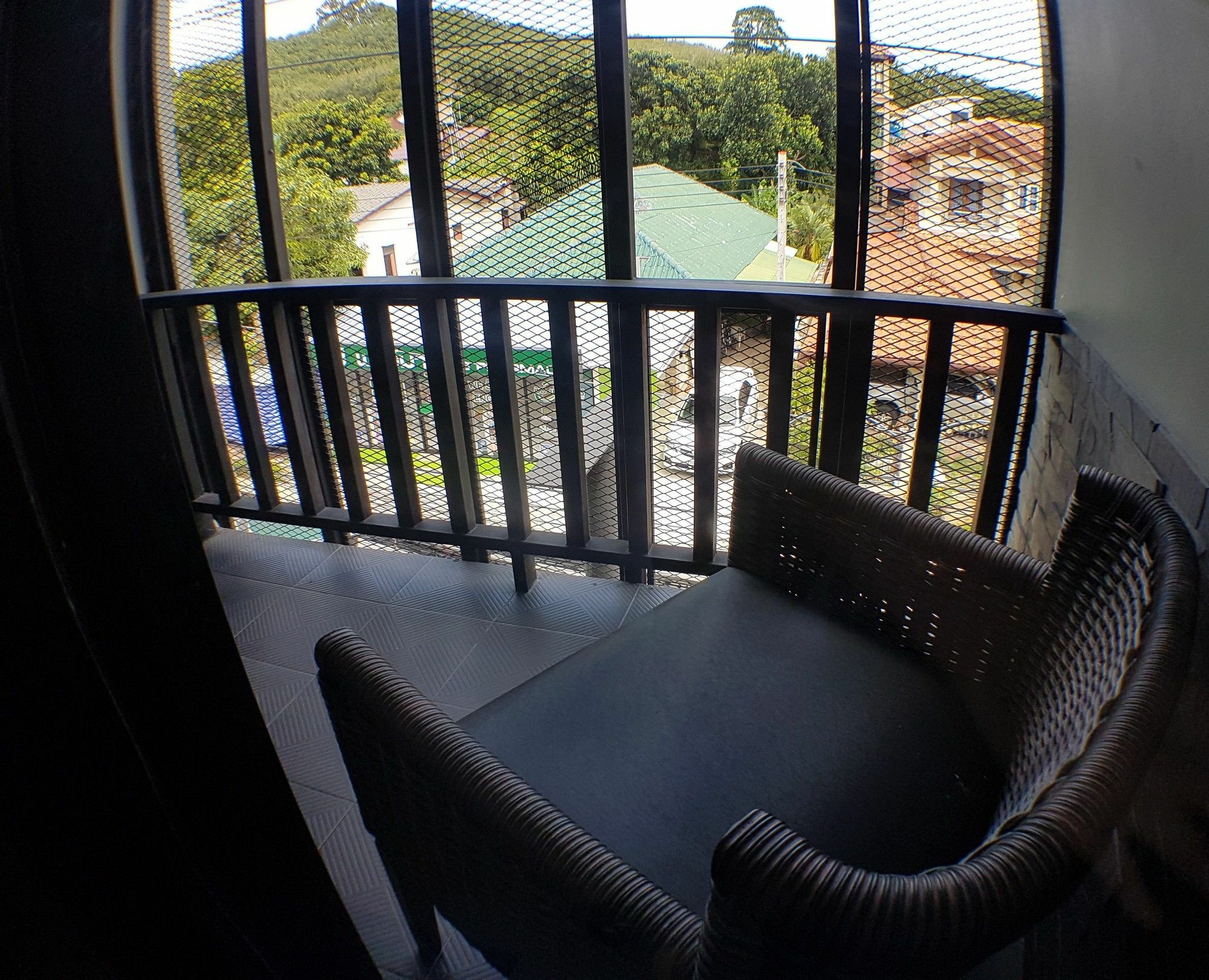 Dent Station Resident Hotell Phuket Exteriör bild
