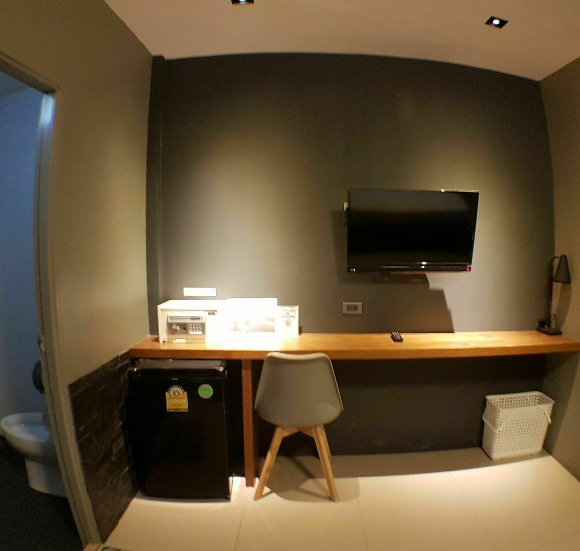 Dent Station Resident Hotell Phuket Exteriör bild